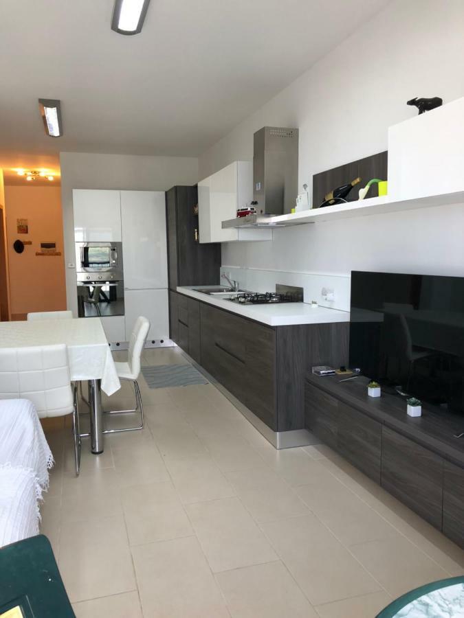 Modern Apartment With Sea View Mellieħa Kültér fotó